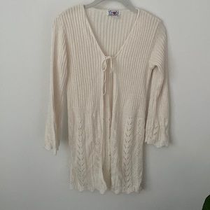 Truly cream crochet cardigan with a center tie. Size small. Good condition.